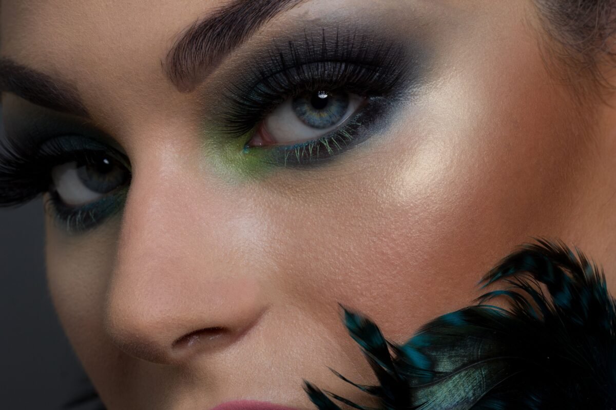An Easy Three-Color Eyeshadow Look